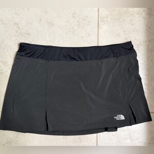 The North Face Women’s Black Athletic Skort w/ Built-In Shorts XL